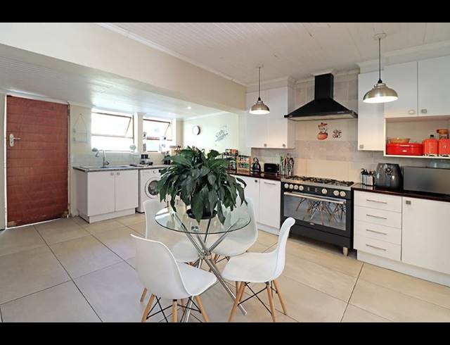 3 BEDROOM HOUSE FOR SALE IN KENSINGTON